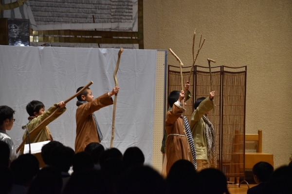 羊飼いたちがベツレヘムをめざす場面