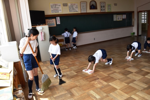 お姉ちゃんについていくぞ！