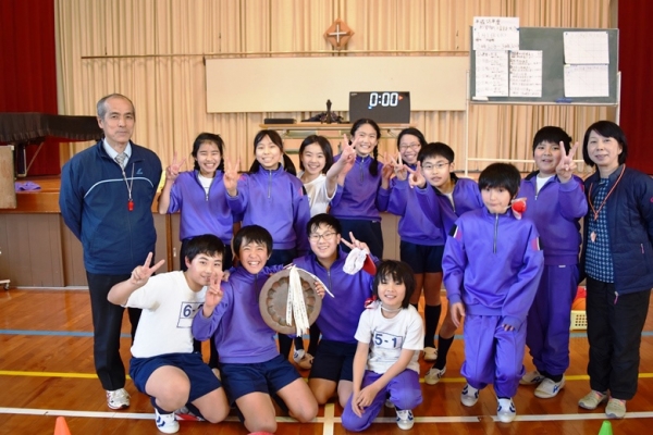 優勝した宗教委員会チーム！