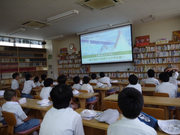 学園広場にも南山小の先輩が出ていました。