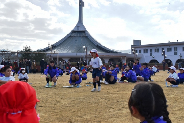 １年生は１人！周りの６年生の嬉しそうなこと！