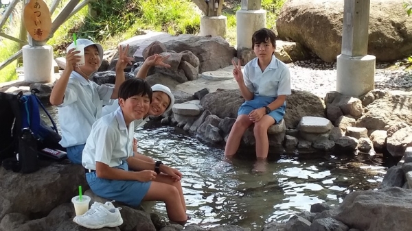 足湯でちょっと休憩・・・。