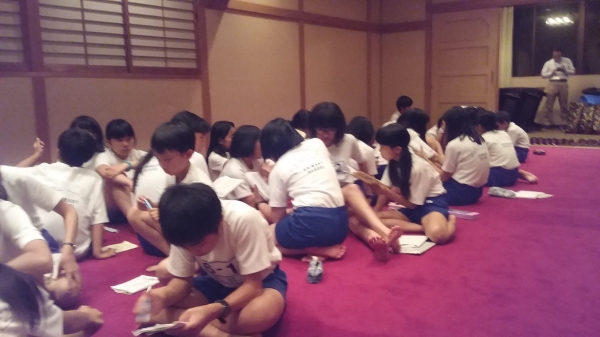 昨夜の反省会の様子です。