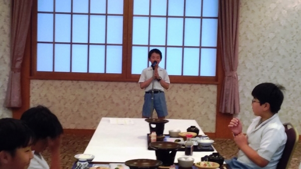 一夜明けて朝ご飯「いただきま～す。」