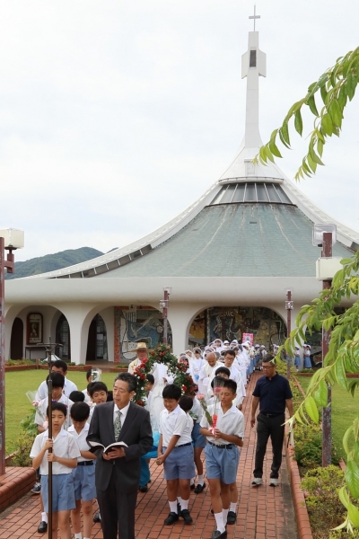 世界平和を願ってお祈りをしました。