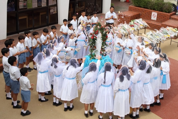 そして最後にもう一度聖歌を歌いました。