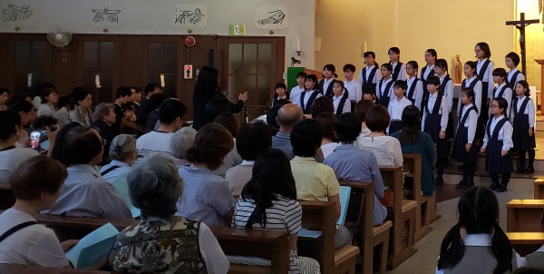 衣笠教会での演奏