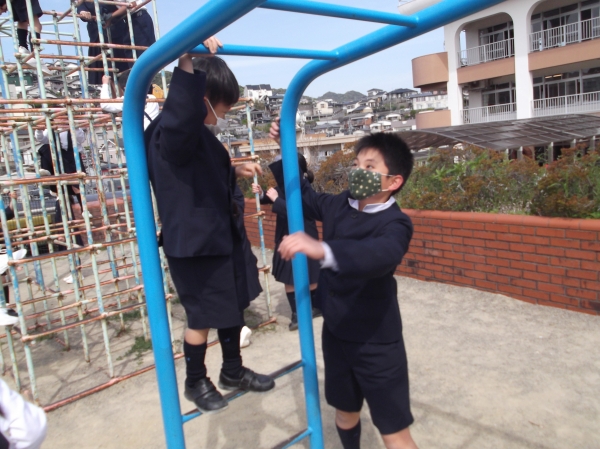 遊具の遊び方も教えてもらったよ！