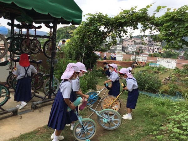 一輪車で遊ぼう