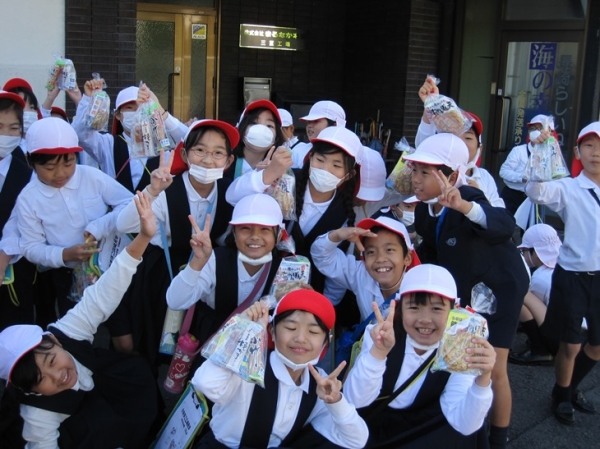 おいしいかまぼこをたくさんもらいました。