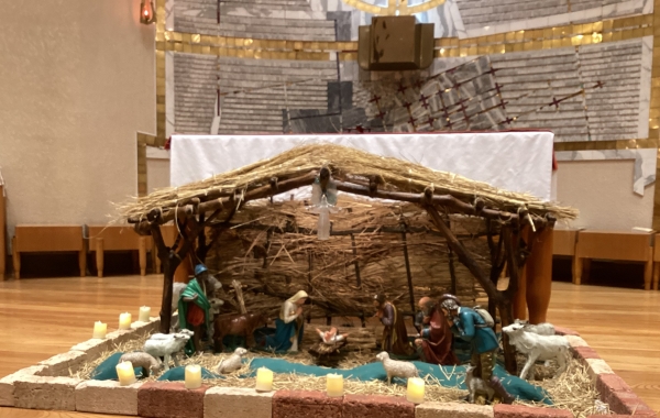 12月24日に、幼子イエス様のご像が運ばれました。