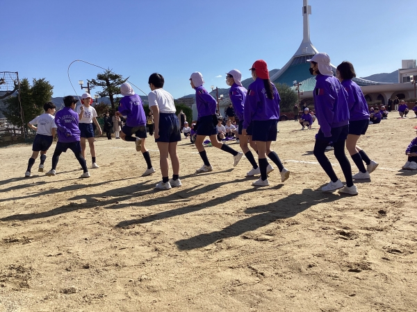 6年生が小体会のなわとび競技も発表してくれました