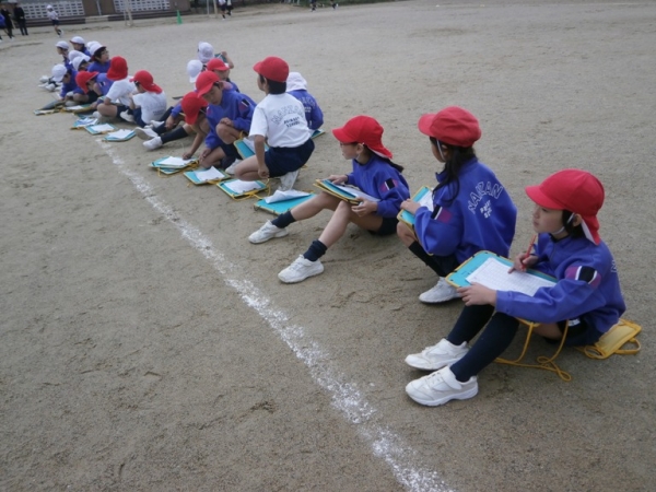 記録係の応援も素敵です。「いいペースだよ！」