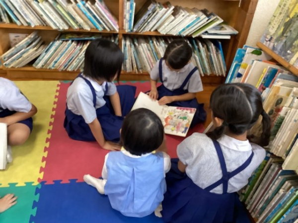 2年生も上手に読み聞かせをすることができました。