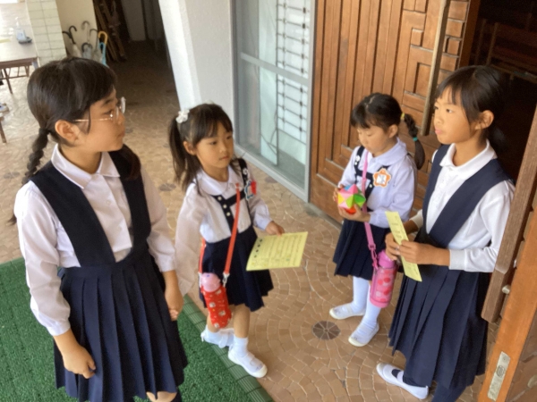学校探検教会！ここでお祈りをするんだよ！