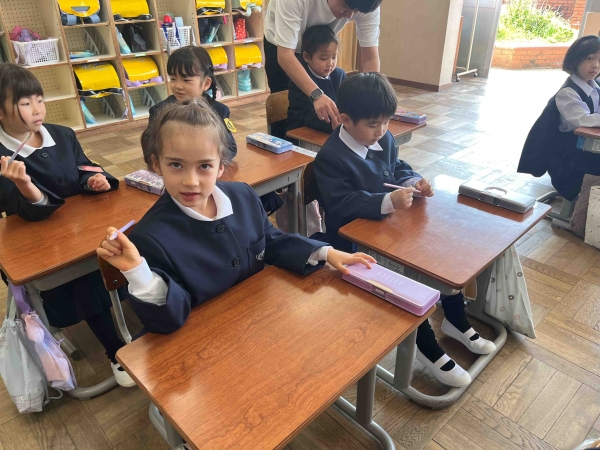 鉛筆の持ち方も教えてもらいました