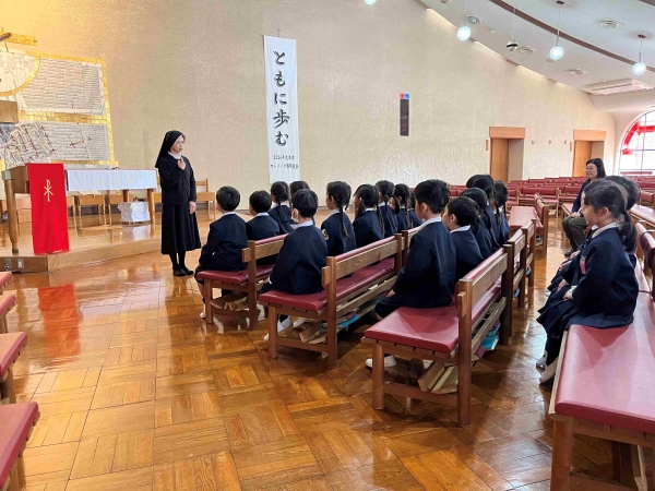 神様とお話しする場所ですから静かに過ごします