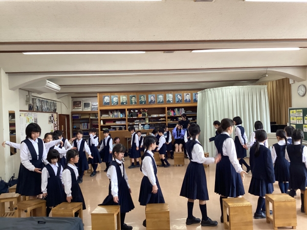 椅子取りゲームなど、６年生が楽しいゲームを考えてくれました。