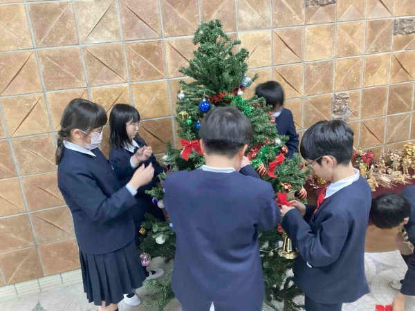 ツリーも飾ろう！楽しいな