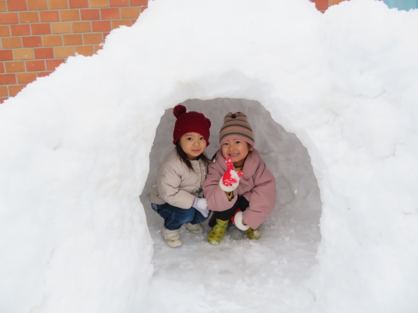 雪のおうち、気持ちいいよ～☆