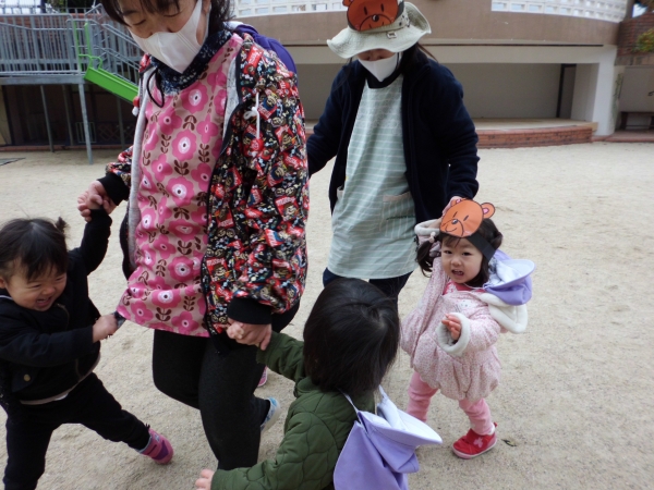 くまさんに食べられちゃう～逃げろ～♪