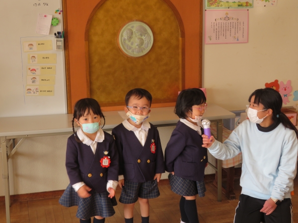 冬休みの思い出についてインタビューをしました(^^)