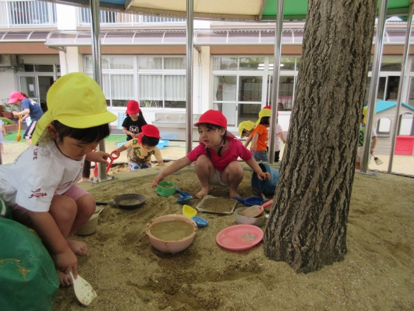 ごはん作ってるの♪