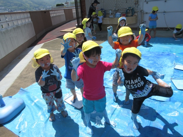 絵の具楽しいよ～♪みて～！！