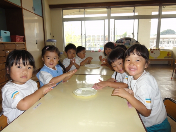 ころころ・・・美味しいお団子つくってます♪