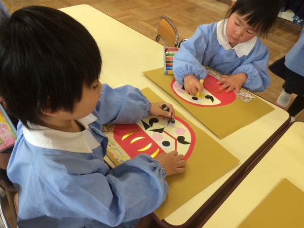 仕上げに黒目をぬりました!