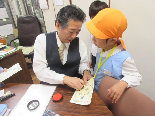 ドキドキしながら校長室へおじゃましました。